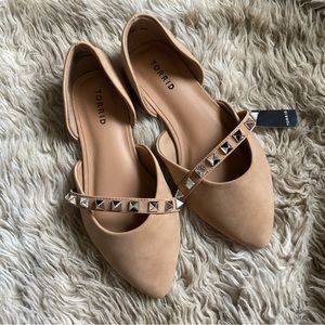 Torrid nude pointed toe studded ballet flats womens 7.5 NWT